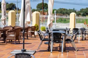 Restaurace v ubytování Hotel Los Barruecos by Croma