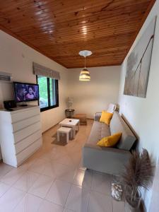 TV a/nebo společenská místnost v ubytování Niko Summer House