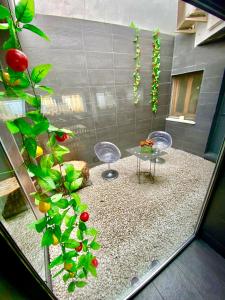 Imagine din galeria proprietății Hostal Nomadas by Gloove în Villalba de la Sierra
