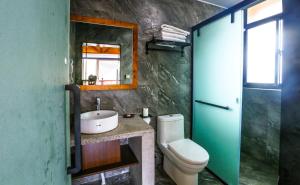 A bathroom at Mount View Cottage