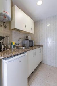 Kuchyň nebo kuchyňský kout v ubytování Hotel LIVVO Veril Playa