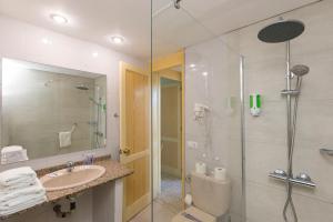 Koupelna v ubytování Hotel LIVVO Veril Playa
