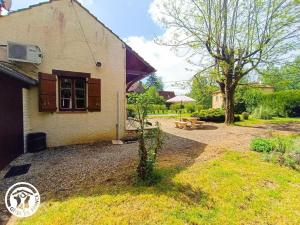 Ein Garten an der Unterkunft Gîte La Petite Fagette