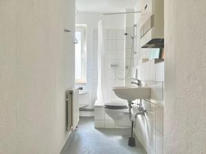 ห้องน้ำของ 5 Betten Wohnung Vahrenwald-List
