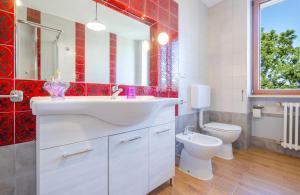 A bathroom at Villa Luritu Luxury Pool Tricase by HDSalento