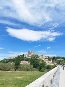 Fotografia z galérie ubytovania Studio A CÔTE DU MUSEE TAURIN ET A 2 MN DE LA CATHEDRALE v destinácii Béziers