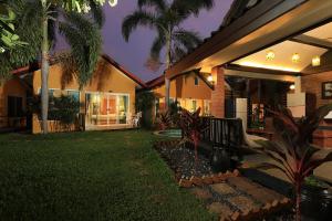 Taman di luar WoLin Lemon Resort