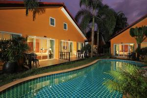 Kolam renang di atau dekat dengan WoLin Lemon Resort