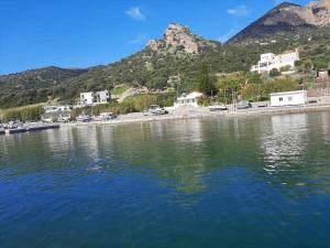 Φυσικό τοπίο κοντά σε αυτή η παραθεριστική κατοικία