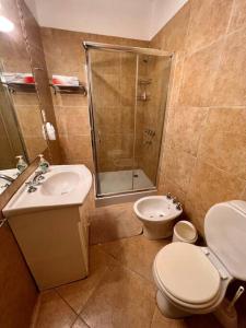 Ванная комната в LA CASITA DE ELENA, casa dos habitaciones totalmente equipada, centro de Lujan de Cuyo, MENDOZA
