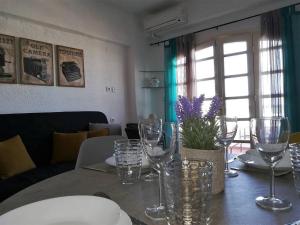 Fotografie z fotogalerie ubytování Asteri Sea View Apartment, Seafront v destinaci Kokkíni Khánion