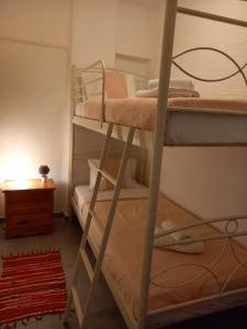 Postel nebo postele na pokoji v ubytování Asteri Sea View Apartment, Seafront + 18 fotografií