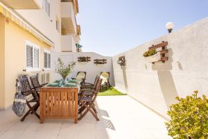 Balkón alebo terasa v ubytovaní Home2Book Comfy Apt Puertito de Güímar, Pool