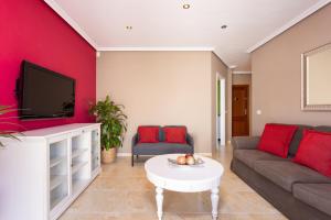 Televízia a/alebo spoločenská miestnosť v ubytovaní Home2Book Comfy Apt Puertito de Güímar, Pool