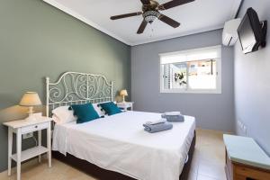 Posteľ alebo postele v izbe v ubytovaní Home2Book Comfy Apt Puertito de Güímar, Pool