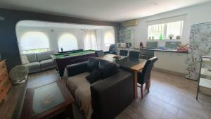Kuchnia lub aneks kuchenny w obiekcie Coqueto piso con Billar en Benalmadena Costa