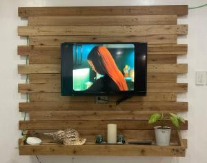 TV a/nebo společenská místnost v ubytování Antipolo Staycation & Transient Affordable Condo Unit By Myra