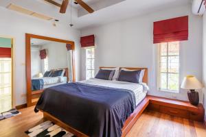 卡馬拉海灘的住宿－Recommend a warm Thai style private swimming pool villa with convenient traffic and living, walking 700 meters to the the beach，相簿中的一張相片 +30 張相片