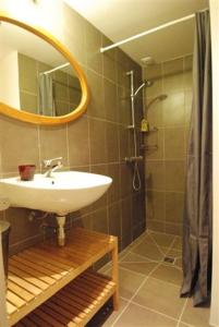 Kylpyhuone majoituspaikassa Domaine de Daran