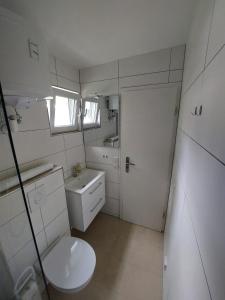 Ferienbungalows am Wolziger See的一间浴室
