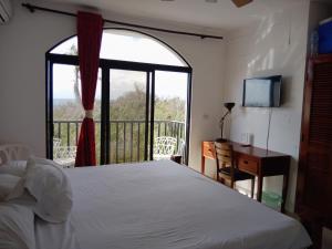 Postel nebo postele na pokoji v ubytování the million view room habitacion en resort solo adultos