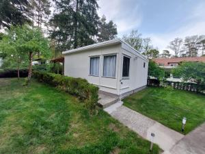 Ferienbungalows am Wolziger See外面的花园