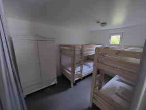 Ferienbungalows am Wolziger See客房内的一张或多张床位