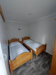 Ferienbungalows am Wolziger See客房内的一张或多张床位