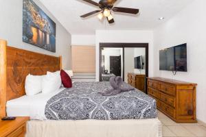 Ένα ή περισσότερα κρεβάτια σε δωμάτιο στο Sonoran Spa 304-N +33 φωτογραφίες