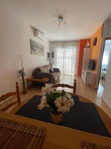 Telewizja i/lub zestaw kina domowego w obiekcie Apartment Goya