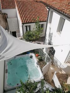 Bazén v ubytování Casa Leone nebo v jeho okolí