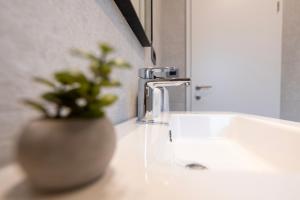 4 ELEMENTS - Luxury Family Apartments的一间浴室