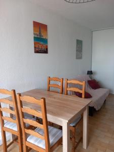 Zdjęcie z galerii obiektu Port Leucate appart 4-5 personnes climatisation parking privé entre port et plage w mieście Leucate