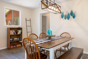 Foto dalla galleria di Relaxing 2-Master Suite Mountain Top - Fire Pit a New Market Altre 57 foto