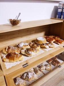 Jedlo v ubytovaní bed & breakfast alebo blízkom okolí