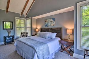 Ένα ή περισσότερα κρεβάτια σε δωμάτιο στο Blue Ridge Retreat