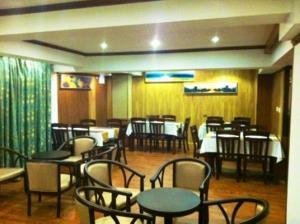 Restauracja lub miejsce do jedzenia w obiekcie Hotel Mohit