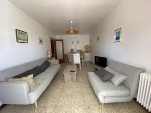 Posezení v ubytování Immo Badia Roses FRONT MER 28 + 7 fotografií