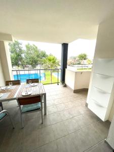 Bazén v ubytování Apartamento Mar Jonica nebo v jeho okolí