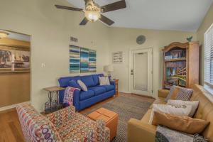 Posezení v ubytování Lani Kai 231 by Vacation Homes Collection