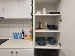 2BR@Luxury&Stylish Top Floor Apt,Pool,Parking,View的厨房或小厨房
