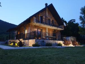 Galeriebild der Unterkunft Family friendly house with a parking space Baske Ostarije, Velebit - 21330 in Brušane