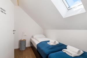 Galeriebild der Unterkunft Family friendly house with a parking space Baske Ostarije, Velebit - 21330 in Brušane