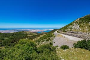 Galeriebild der Unterkunft Family friendly house with a parking space Baske Ostarije, Velebit - 21330 in Brušane