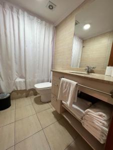 חדר רחצה ב-Apart Hotel Aragon Portal +72 תמונות