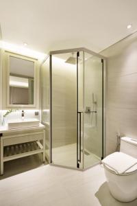 Koupelna v ubytování M City Hotel Saigon