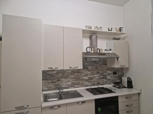 A kitchen or kitchenette at Il filo di Claudia