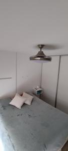 Departamento Alta Cordoba "Lautaro", con Pileta客房内的一张或多张床位