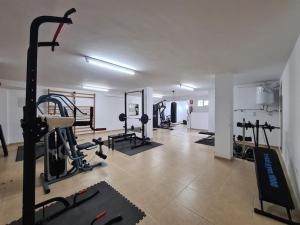 Posilňovňa alebo fitness centrum v ubytovaní Family Apartment with Sea View by NRAS