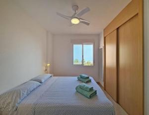 Posteľ alebo postele v izbe v ubytovaní Family Apartment with Sea View by NRAS